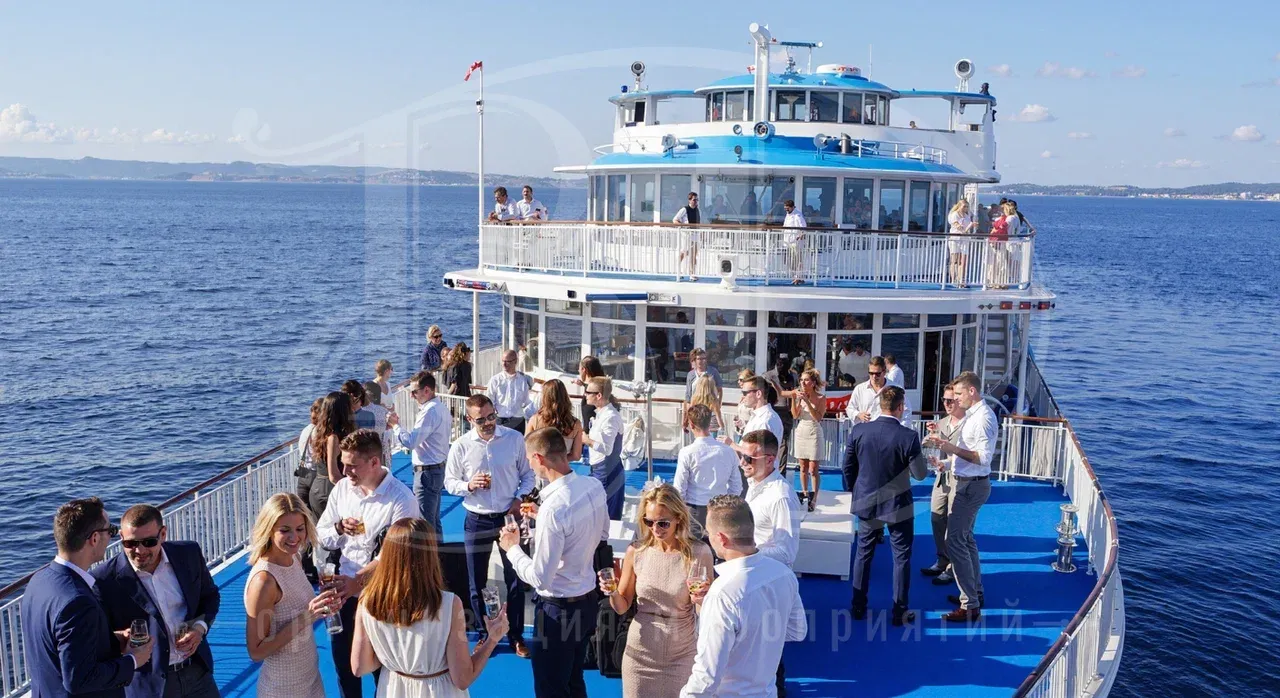 Локация для корпоратива - теплоход