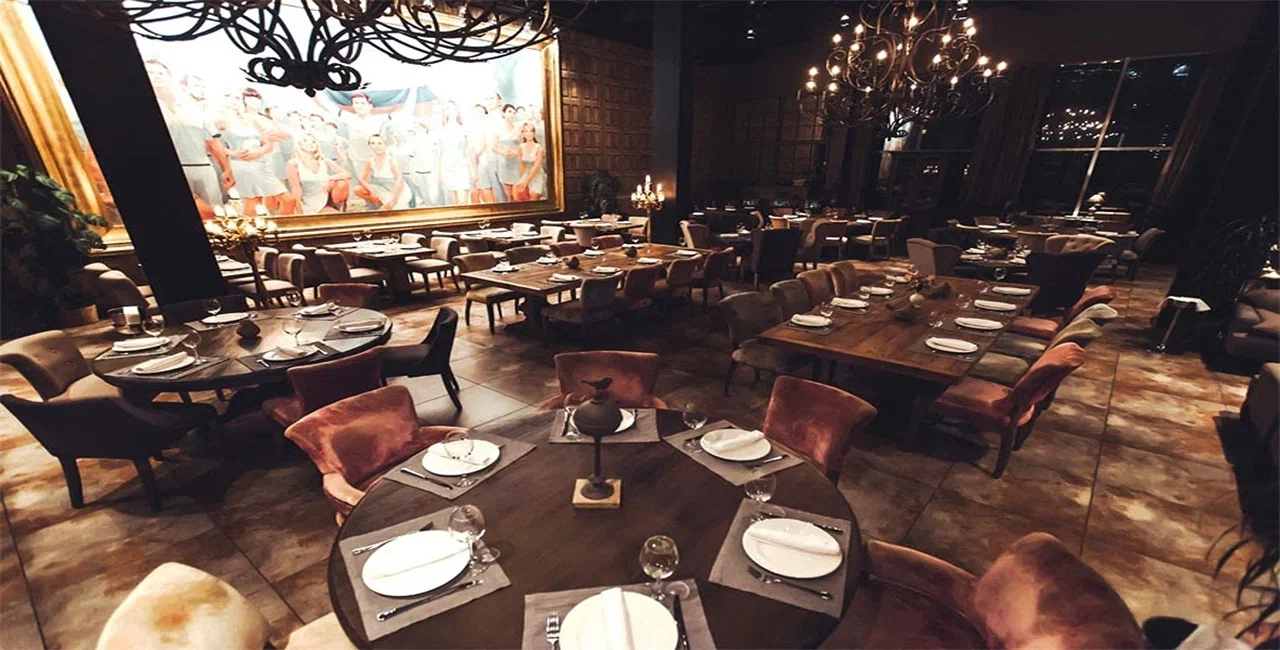 Дизайнерские решения в интерьере банкетного зала ресторана Байкал (Сочи)