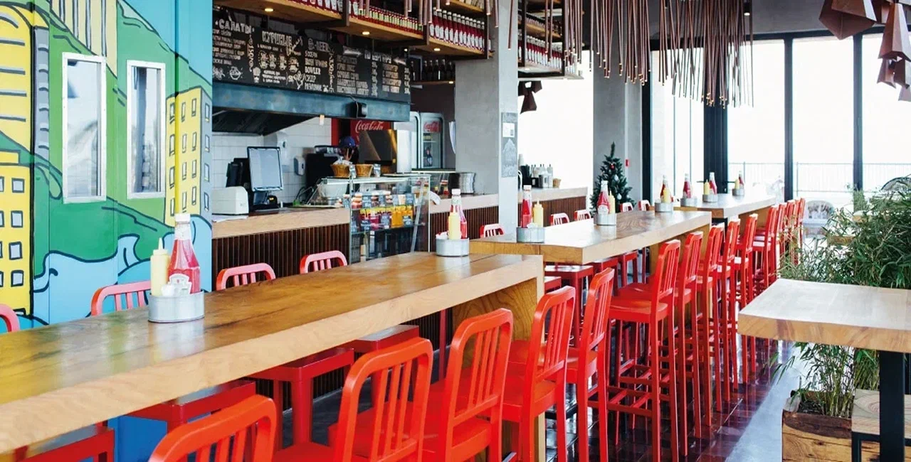 Обстановка внутри площадки: Банкетный зал ресторана Высота 5642 (Сочи)