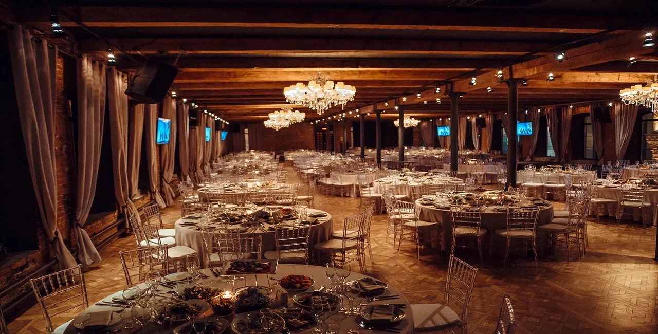 Организация мероприятий в банкетном зале в Rochdale Hall (Москва)