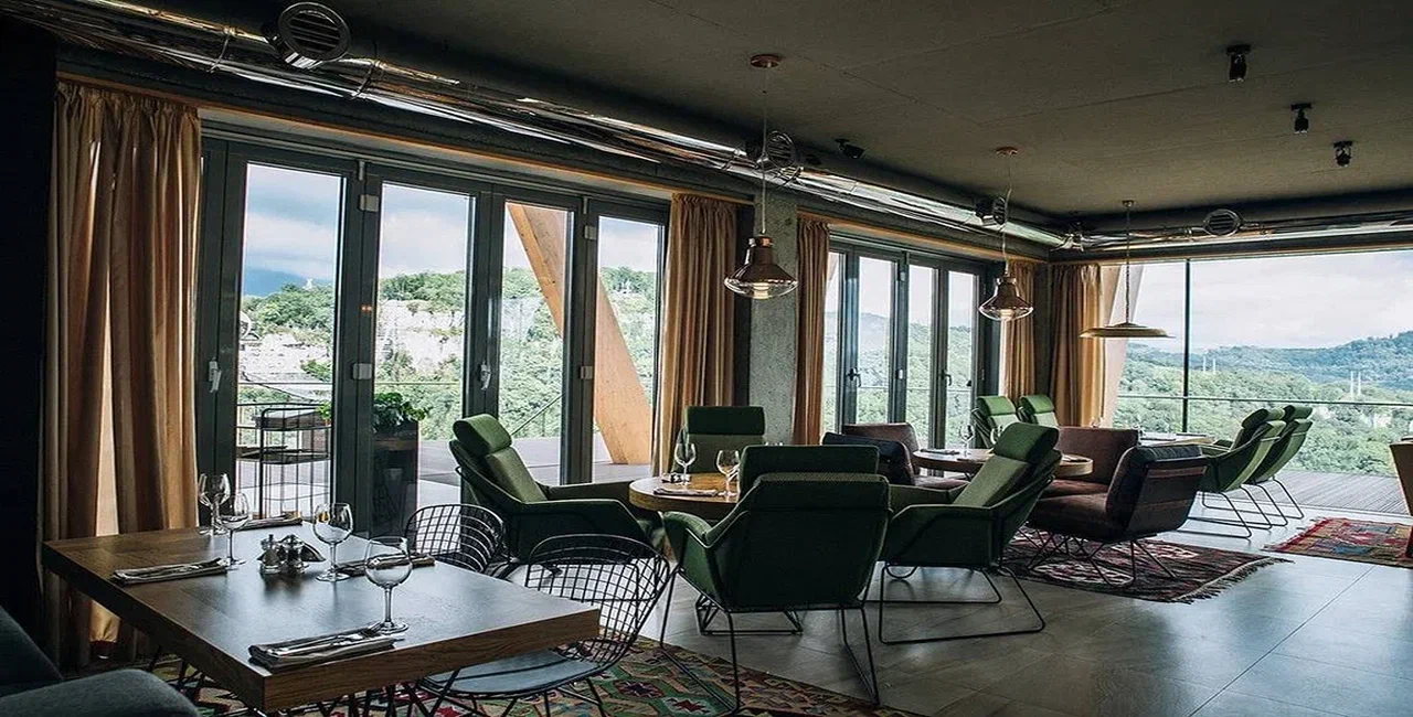 Организация мероприятий в основном зале ресторана Каури (Сочи)