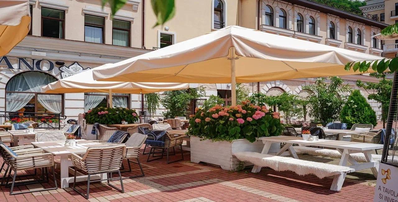 Дизайнерские решения в интерьере основного зала ресторана LUCIANO (Сочи)