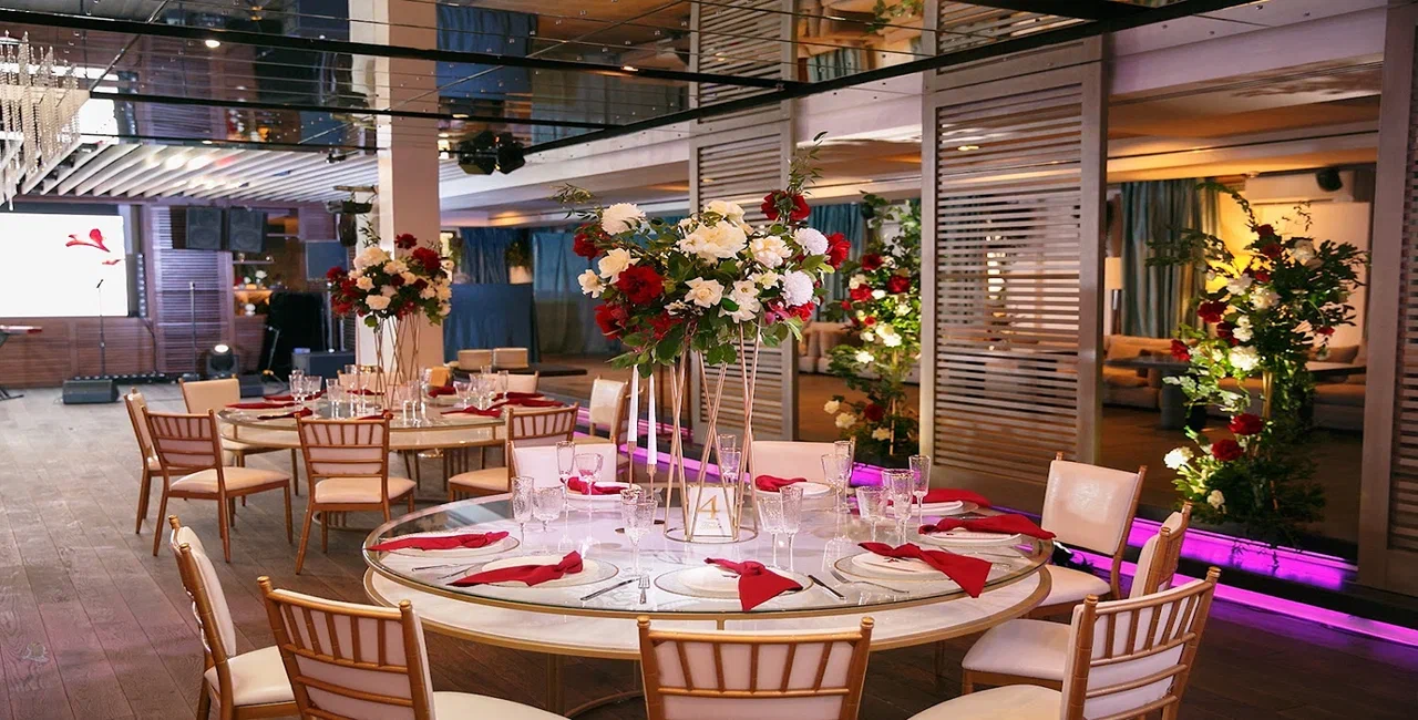 Аренда основного зала ресторана Светлый в Москве для проведения любых мероприятий