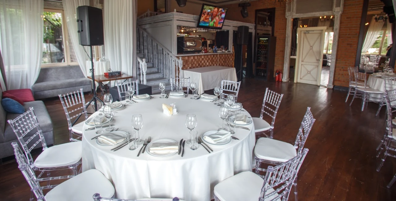 Аренда банкетного зала в ресторане Поместье-Парк для мероприятий
