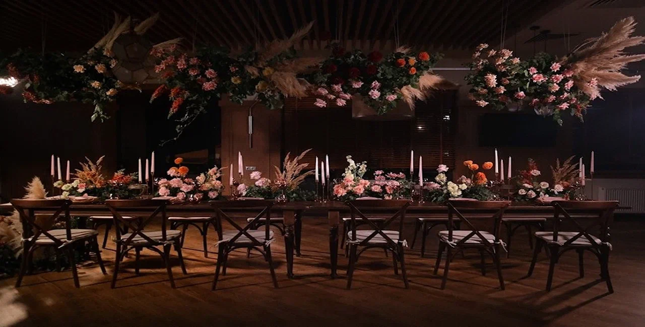 Обстановка внутри площадки: ресторан Дичъ (Сочи)