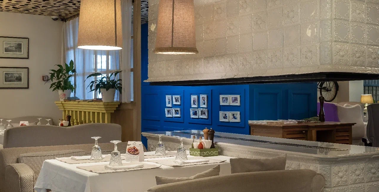 Обстановка внутри площадки: ресторан Грильяж (Сочи)