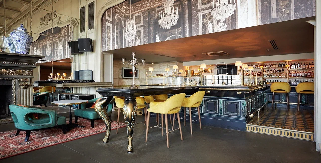 Обстановка внутри площадки: Ресторан НАВОЛНЕ в Soho Rooms (Москва)