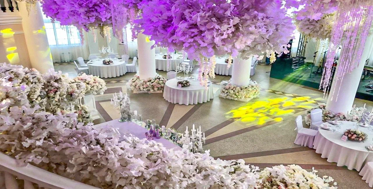 Обстановка внутри площадки: ресторан Ротонда на Мацесте (Сочи)