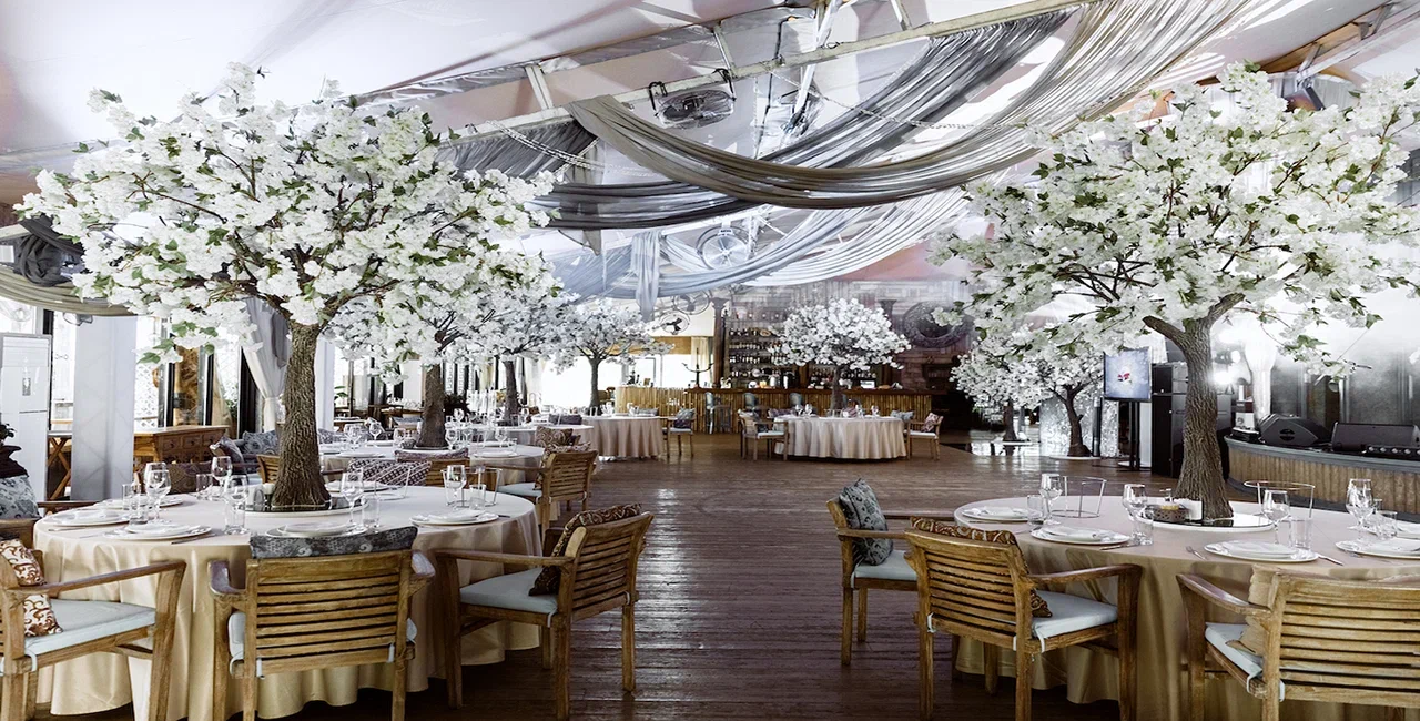 Организация мероприятий в ресторане с террасой Soho Country Club (Москва)