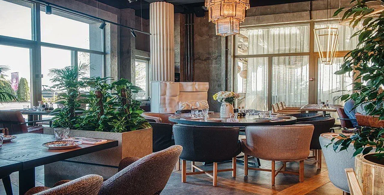 Обстановка внутри площадки: ресторан Сыроварня (Сочи)