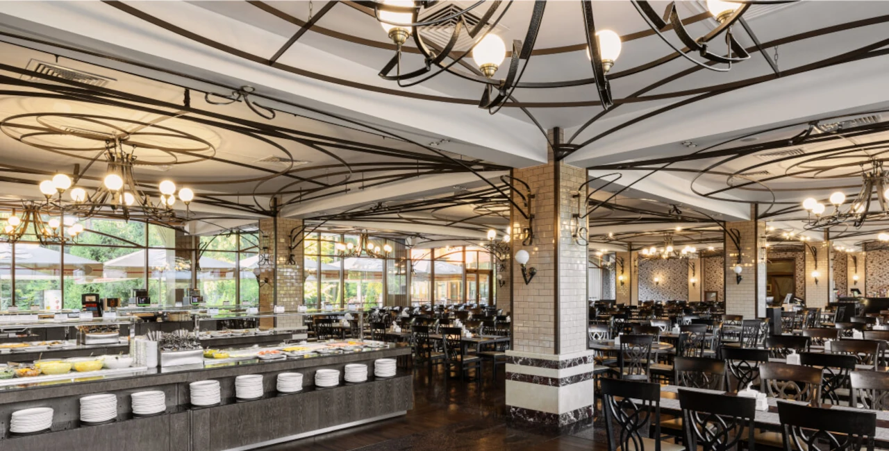 Пространство для банкета в ресторане Талер парк-отеля Ареал (Подмосковье)