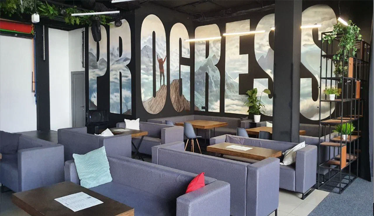 Дизайнерские решения в интерьере Студии RST (Сочи)