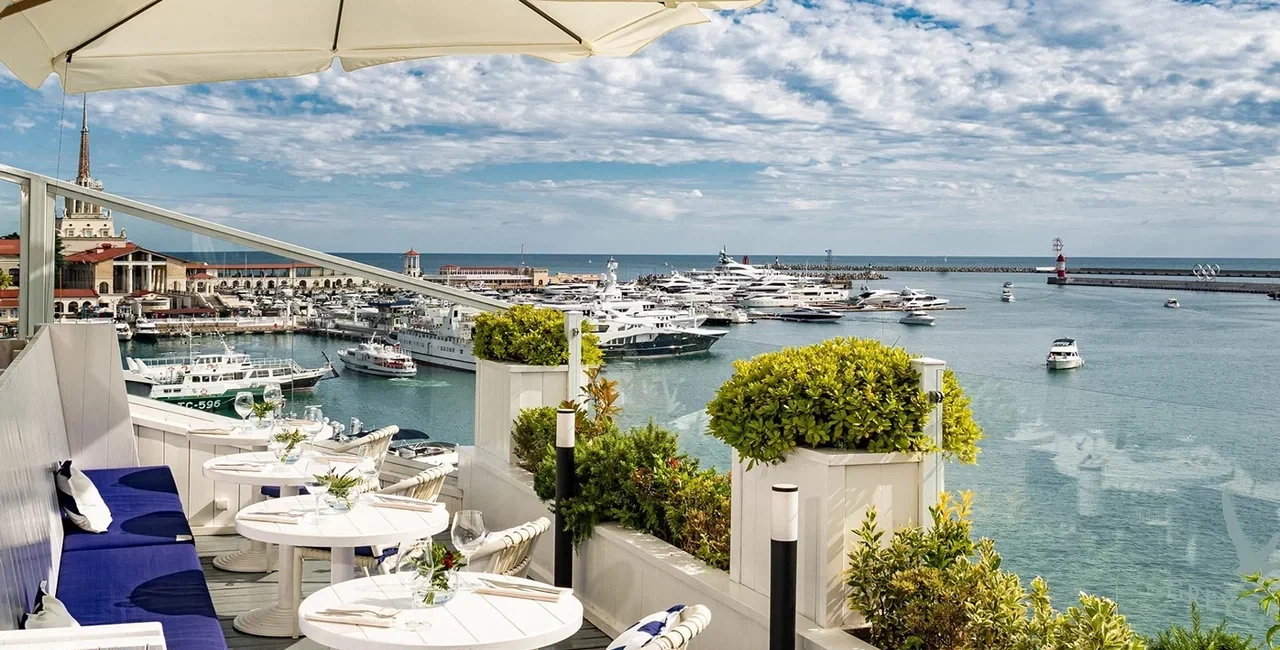 Вид на море с террасы ресторана Морской в Сочи