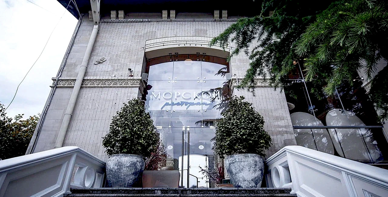 Экстерьер ресторана Морской в Сочи: возможности проведения мероприятий на террасе