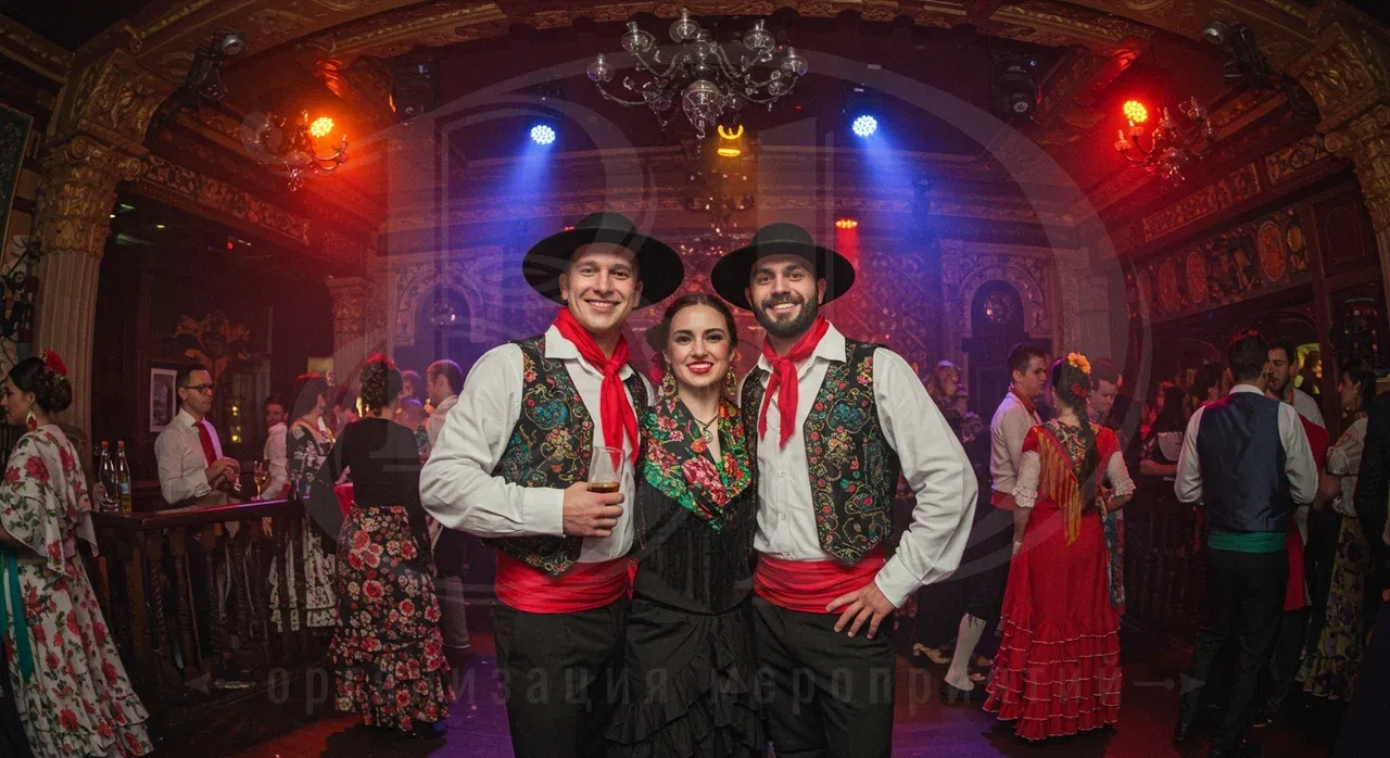 Образы гостей на вечеринке в испанском стиле