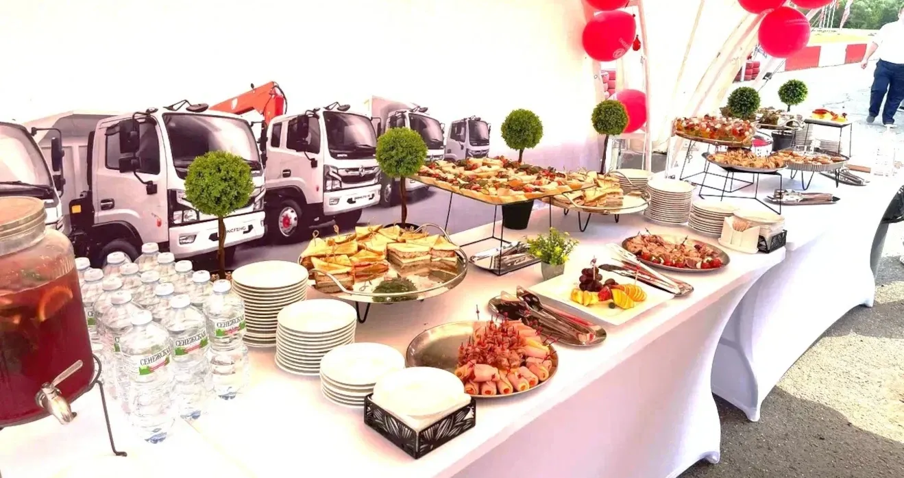 Кейтеринг на финише автопробега Dongfeng