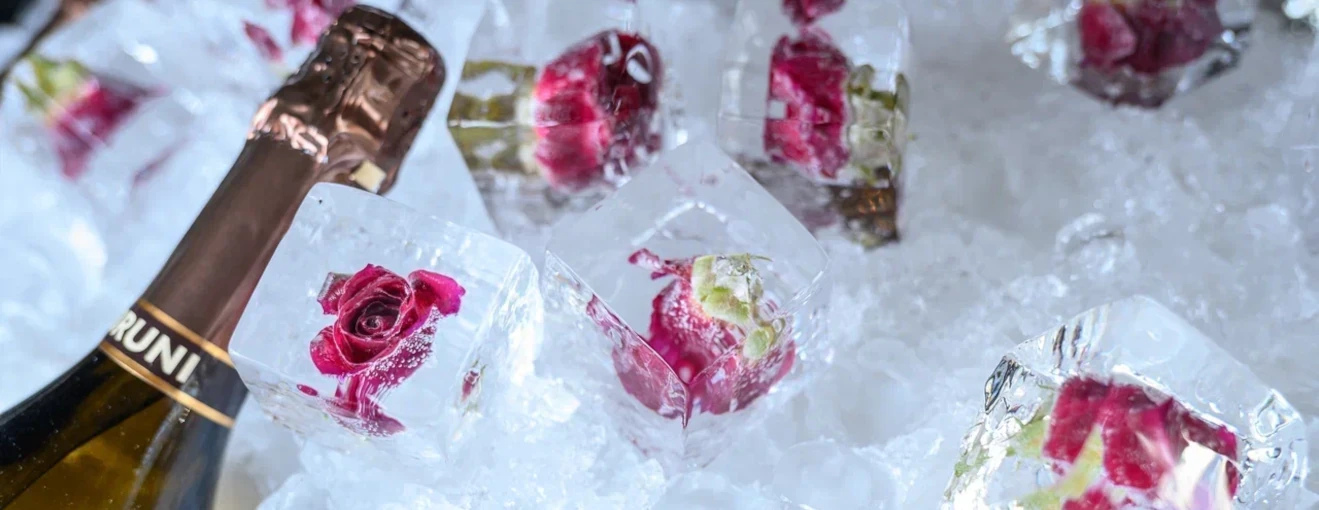 День строителя: брендированные льдинки для напитков