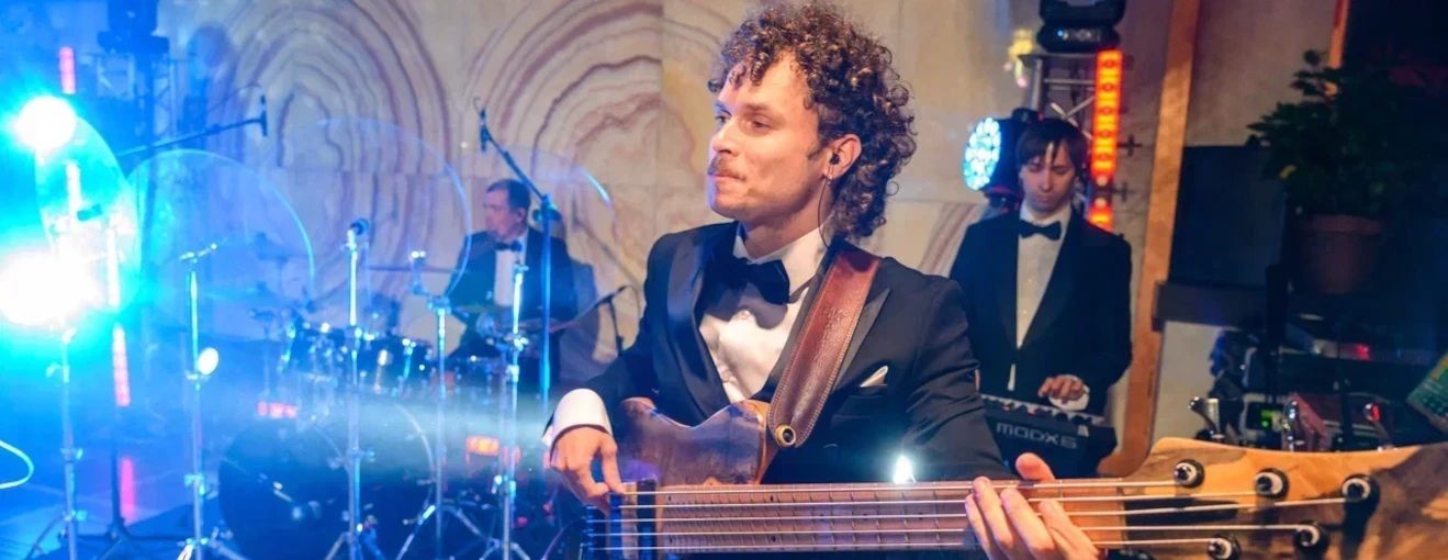 День строителя: живая инструментальная музыка