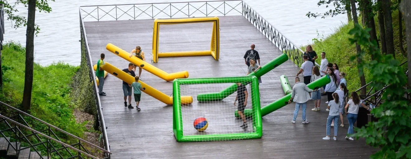 Family Day для компании АЛРОСА: развлечения у берега водоёма