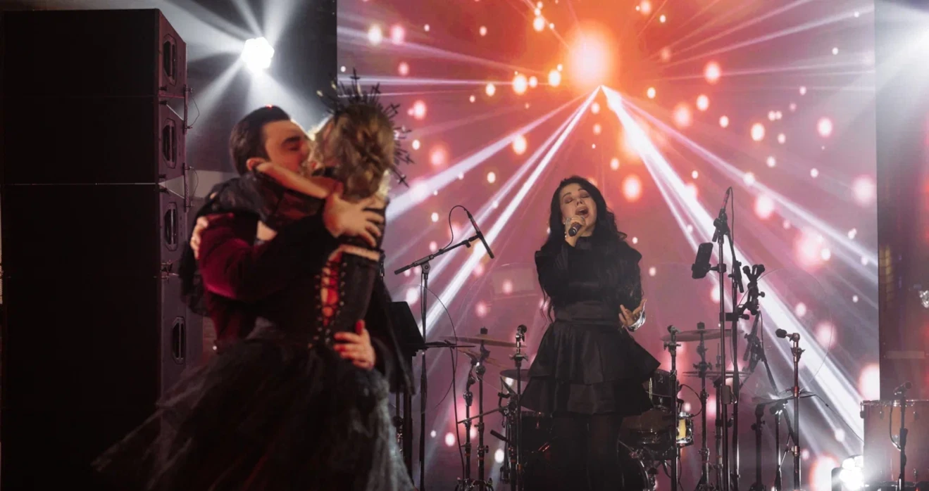 Живой вокал Марии Ероян на свадьбе в готической концепции