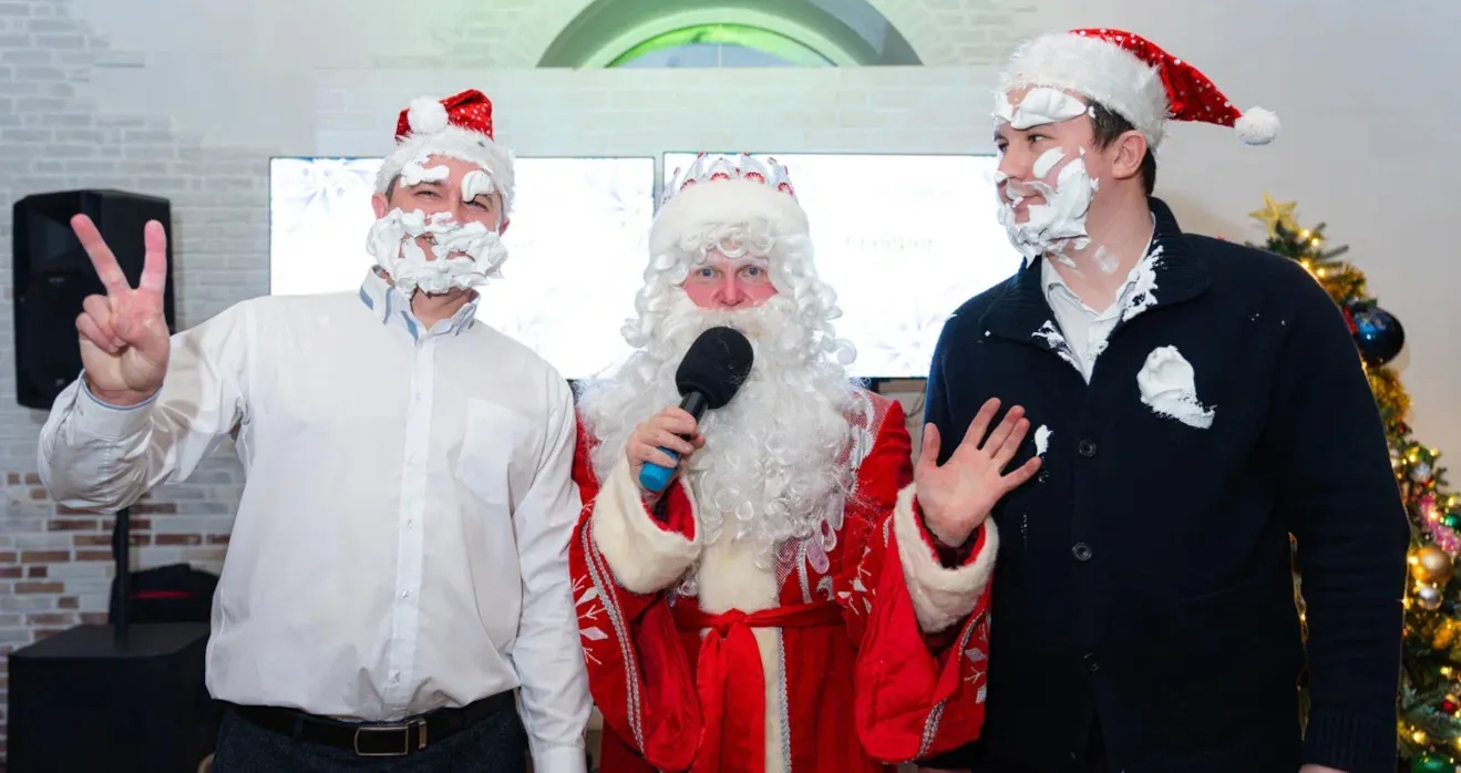 Интерактив с Дедом Морозом на новогодней вечеринке для сотрудников R-Keeper