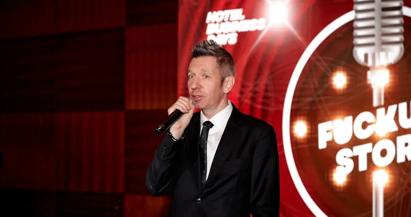 Выступления спикеров на вечеринке Отельные истории в рамках ежегодного форума отельеров HBD (г. Санкт-Петербург)