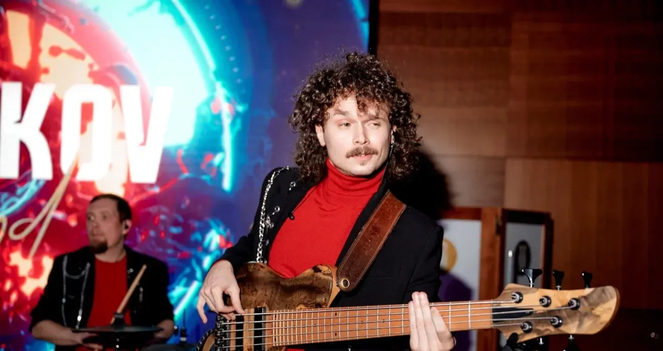 Живая музыка на вечеринке Отельные истории в рамках форума отельеров HBD 2025 (г. Санкт-Петербург)