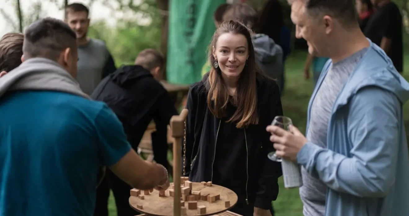 Интеллектуальные игры для участников летнего тимбилдинга компании R-Keeper