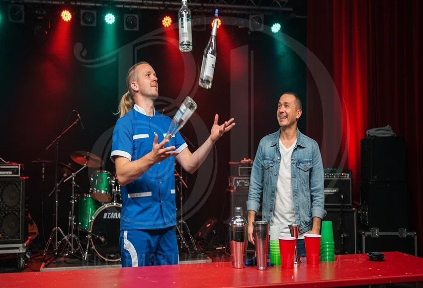 Бармен-шоу закажите в агентстве Вдсервис Событий