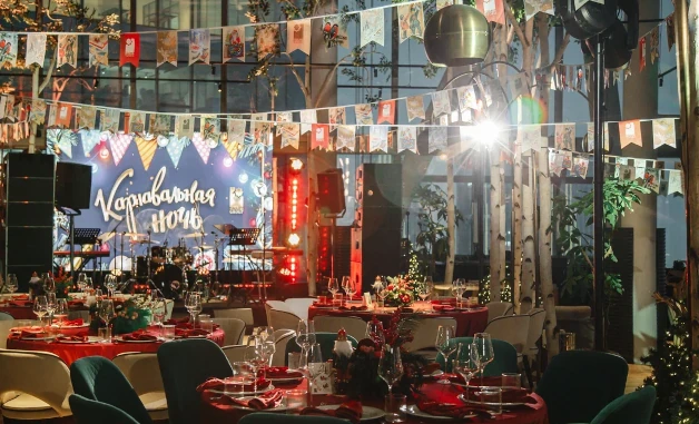 Новогодний корпоратив для крупной строительной компании в стиле советского фильма Карнавальная ночь