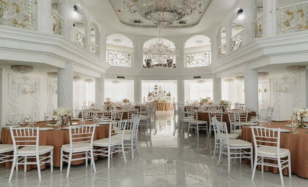Банкетный зал Екатерининский в парк-отеле Орловский для проведения корпоратива в Московской области