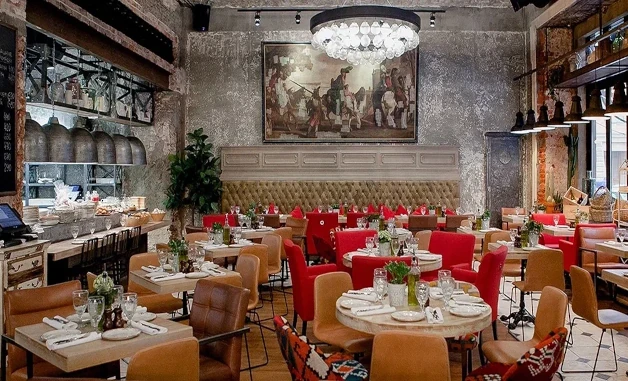 Итальянская вечеринка в банкетном зале ресторана Высота 5642 в Сочи